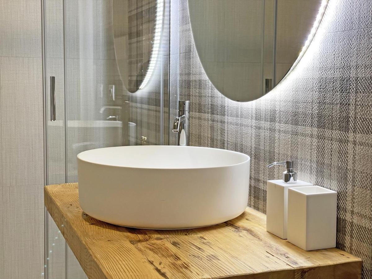 "La Portineria" Charming Apartment Old Town Como Lake Εξωτερικό φωτογραφία