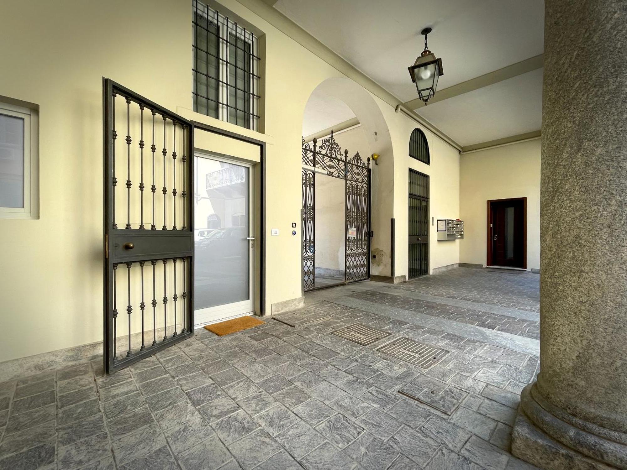 "La Portineria" Charming Apartment Old Town Como Lake Εξωτερικό φωτογραφία